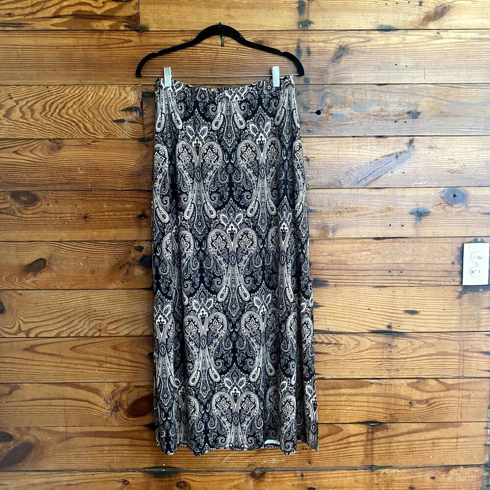 NWT Gilli Genie Knit Maxi Skirt with slit size medium